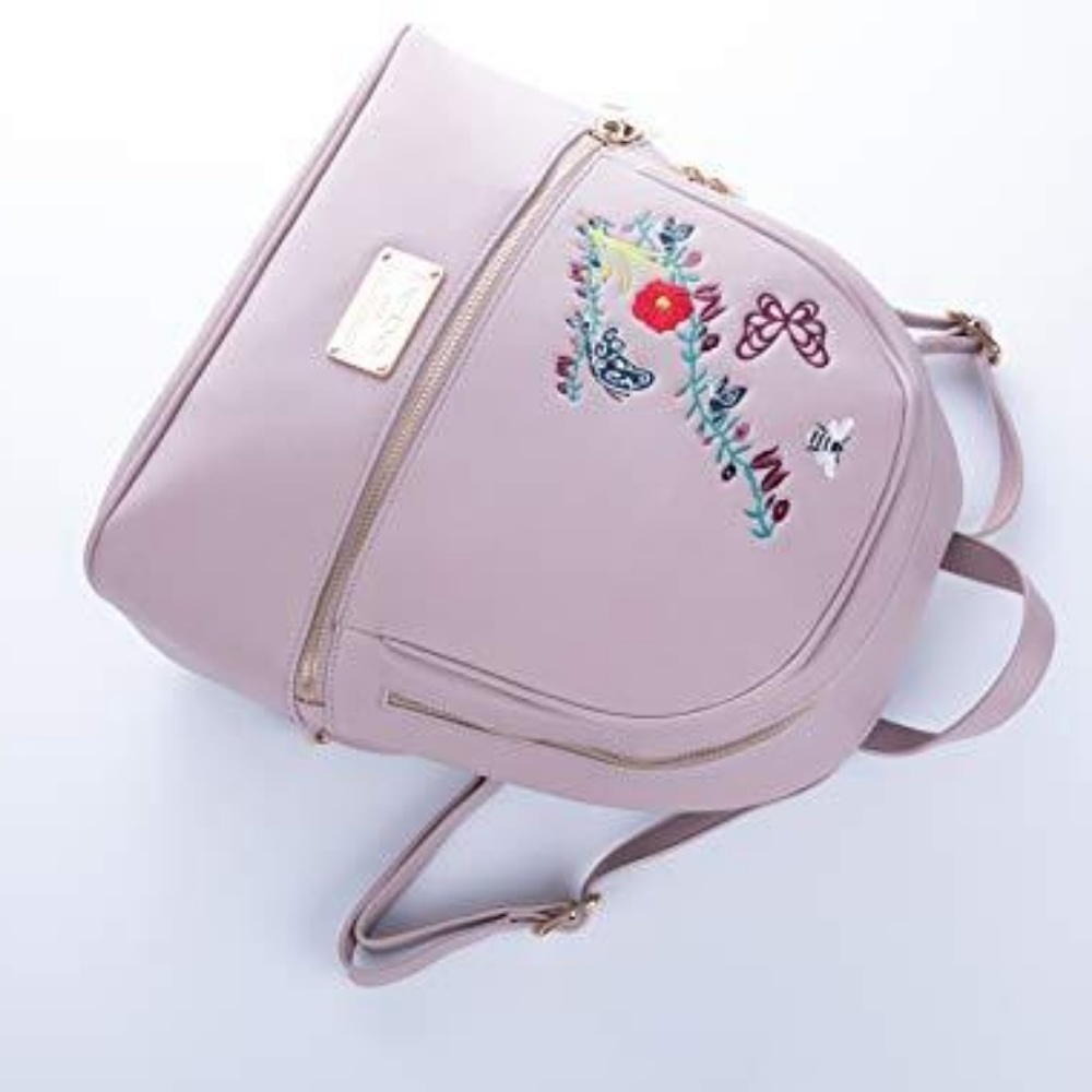 🚫SOLD🚫bebe Floral Embroidered Large Backpack NWT - Picture 3 of 8